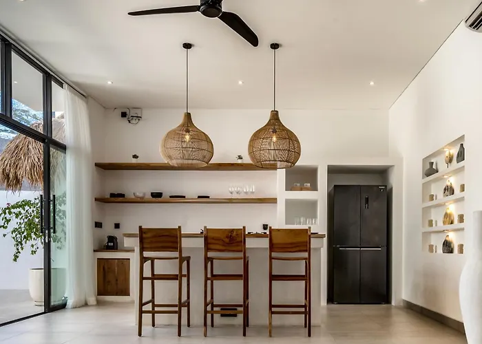 Special Nyepi Offer! Palm Residence Lot 22 Villa Uluwatu - Tranquil Stay With Modern Comfort